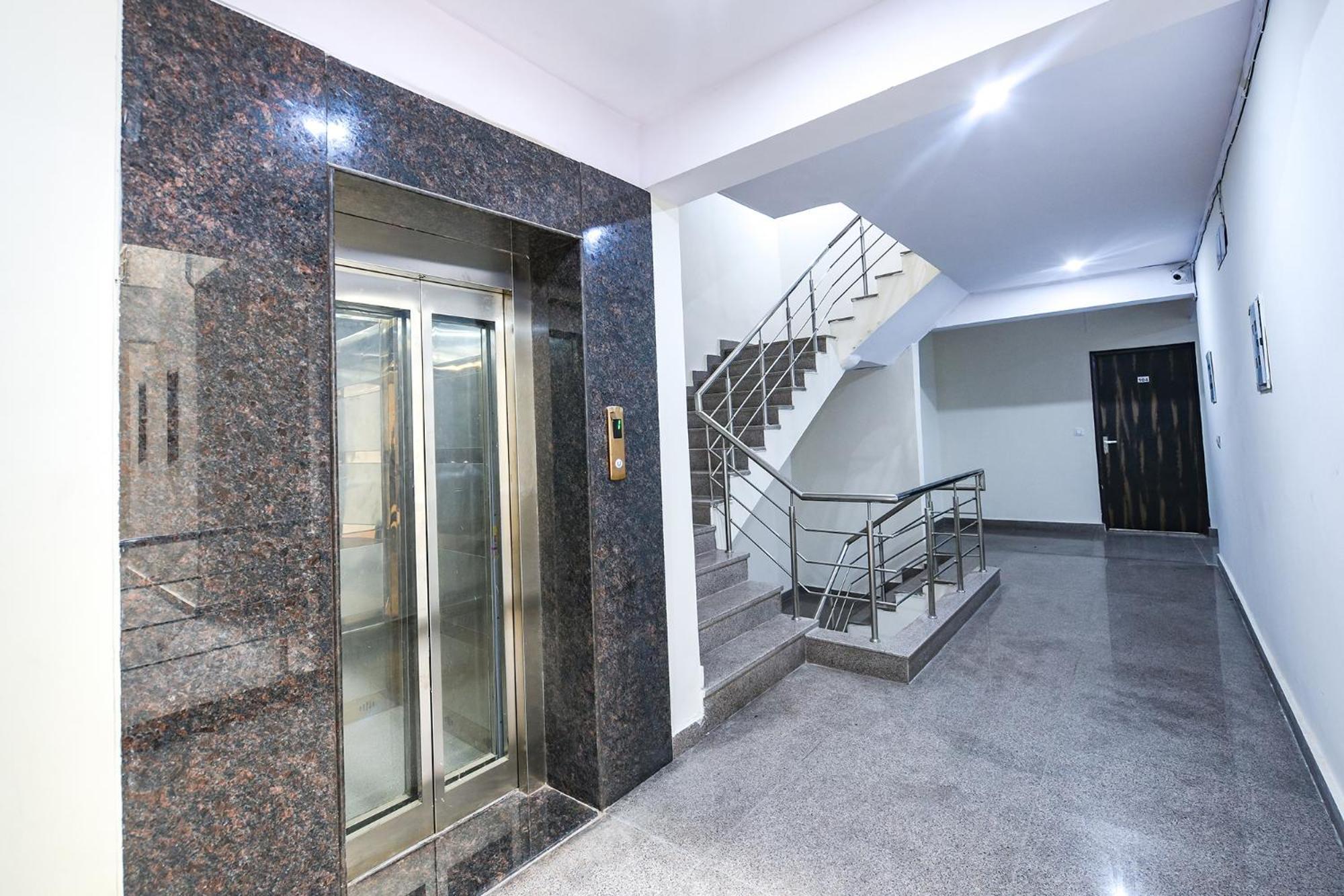 Fabhotel The Yashobhumi Near Yashobhoomi Convention Centre デリー エクステリア 写真