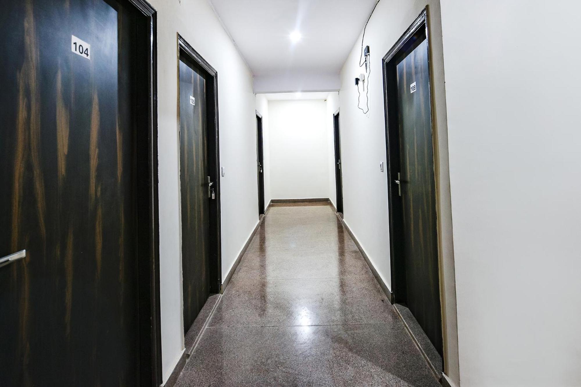 Fabhotel The Yashobhumi Near Yashobhoomi Convention Centre デリー エクステリア 写真