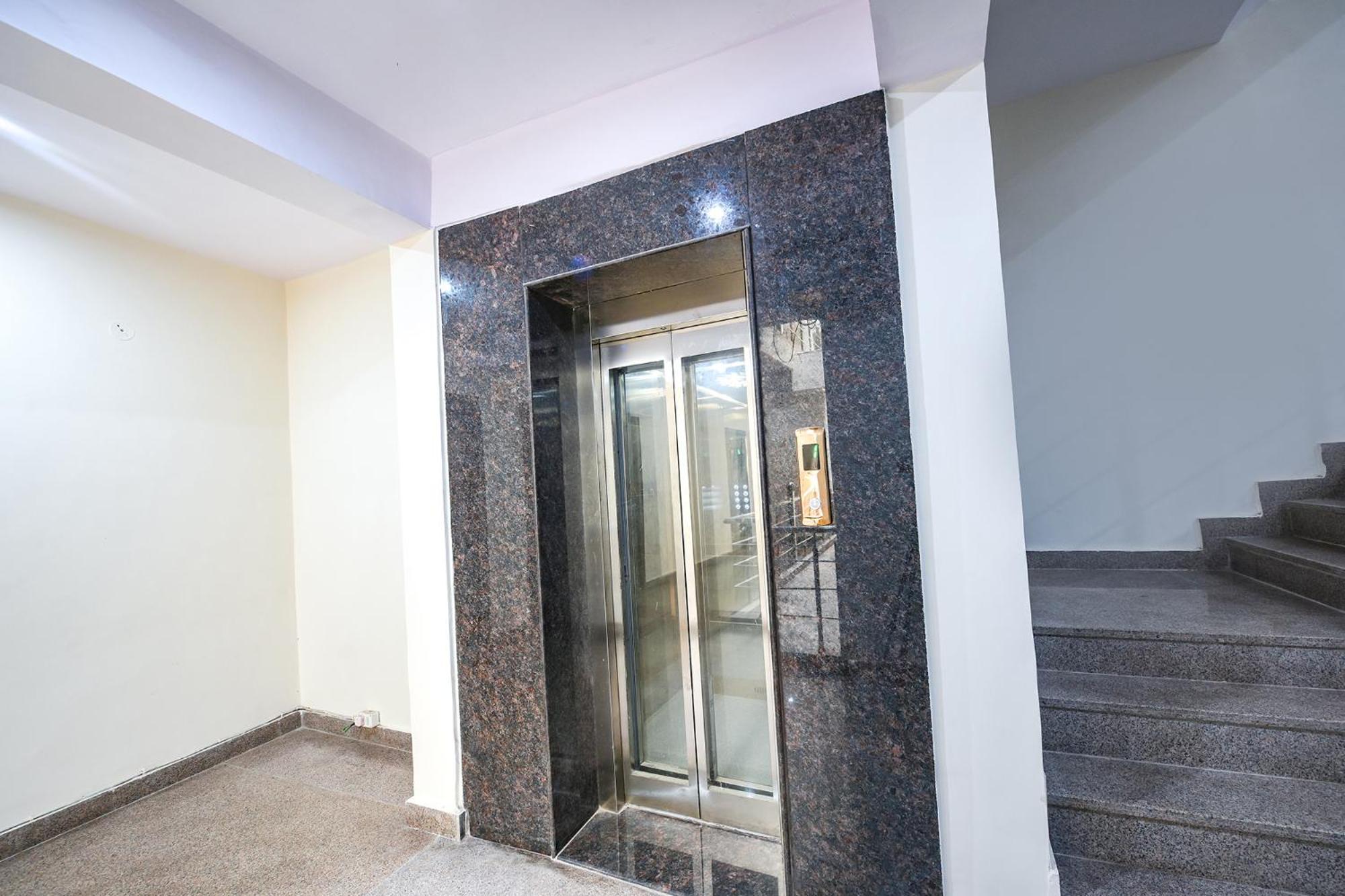 Fabhotel The Yashobhumi Near Yashobhoomi Convention Centre デリー エクステリア 写真
