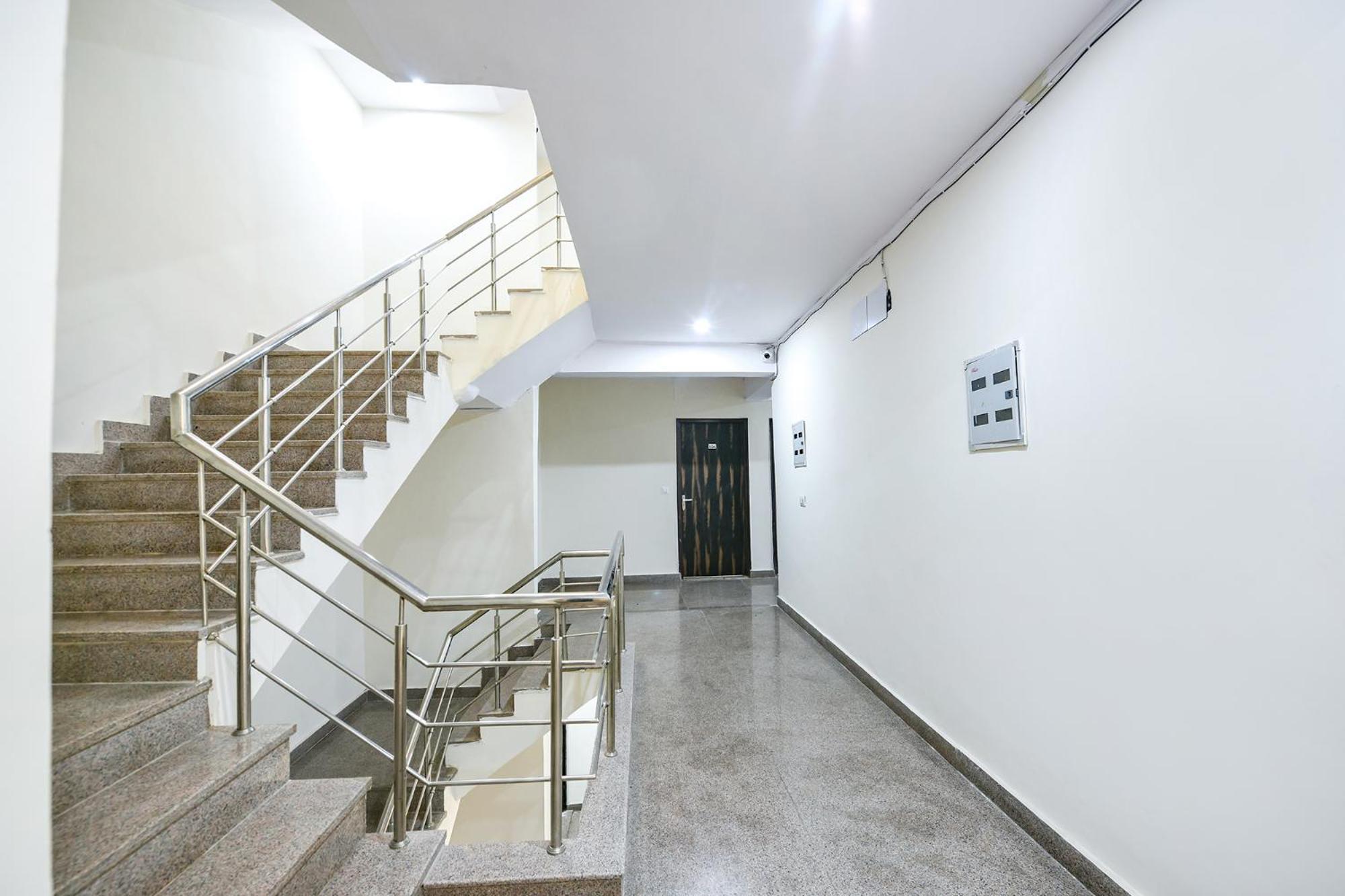 Fabhotel The Yashobhumi Near Yashobhoomi Convention Centre デリー エクステリア 写真